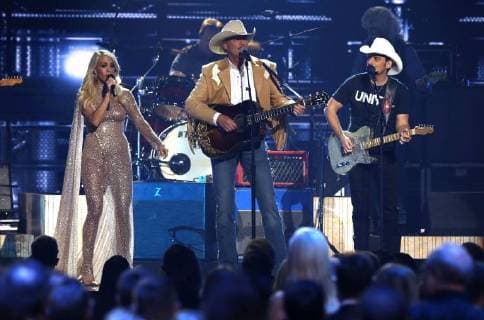 Alan Jackson (C), Carrie Underwood and Brad Paisley perform at the 51st Annual Country Music Association Awards on November 8, 2017 at the Bridgestone Arena in Nashville.  NAS20171108338 JOHNxSOMMERSxII