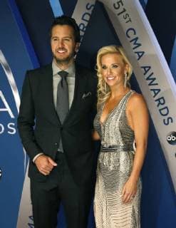 Caroline Boyer and singer-songwriter Luke Bryan arrive for the 51st Annual Country Music Association Awards on November 8, 2017 at the Bridgestone Arena in Nashville.  NAS20171108354 JOHNxSOMMERSxII