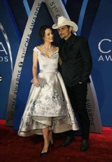 Actress Kimberly Williams-Paisley and singer-songwriter Brad Paisley arrive for the 51st Annual Country Music Association Awards on November 8, 2017 at the Bridgestone Arena in Nashville.  NAS20171108364 JOHNxSOMMERSxII