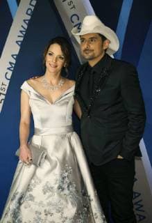 Actress Kimberly Williams-Paisley and singer-songwriter Brad Paisley arrive for the 51st Annual Country Music Association Awards on November 8, 2017 at the Bridgestone Arena in Nashville.  NAS20171108365 JOHNxSOMMERSxII