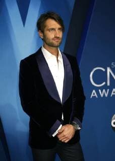 Ryan Hurd arrives for the 51st Annual Country Music Association Awards on November 8, 2017 at the Bridgestone Arena in Nashville.  NAS20171108371 JOHNxSOMMERSxII