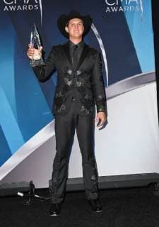 November 8, 2017 - Nashville, TN, U.S. - 08 November 2017 - Nashville, Tennessee - Jon Pardi. 51st Annual CMA Awards, Country Music s Biggest Night, held at Bridgestone Arena. Photo Credit: Laura Farr AdMedia Nashville U.S. - ZUMAa123 20171108_zaa_a123_788 Copyright: xLauraxFarrAdmediax