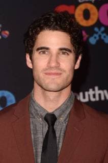 LOS ANGELES CA NOVEMBER 08 Darren Criss arriving at Disney Pixar s Coco premiere at El Capitan Theatre on November 8 2017 in Los Angeles California Copyright: xDavidxEdwardsx