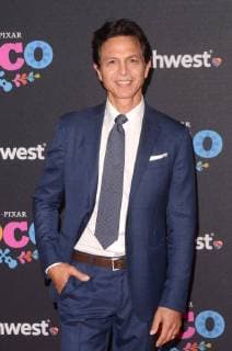 LOS ANGELES CA NOVEMBER 08 Benjamin Bratt arriving at Disney Pixar s Coco premiere at El Capitan Theatre on November 8 2017 in Los Angeles California Copyright: xDavidxEdwardsx