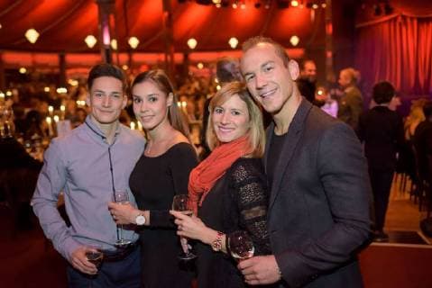 Palazzo Premiere in Stuttgart the Dinner Show Palazzo is with the New Program Curiosities in the 14 Season from left Art Turner Marcel Nguyen with Girlfriend Michelle Timm Ringer World Champion Frank Stäbler with Wife Sandra Stäbler Copyright: 7aktuell.dex xOskarxEyb