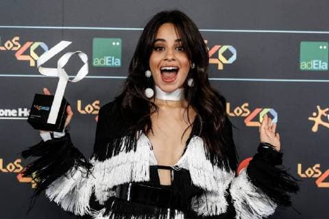 Cuban singer Camila Cabello poses with her LO+40 award after the Los40 Music Awards celebrated at the Sports Palace in Madrid, Spain, 10 November 2017. Los 40 Music Awards in Madrid !ACHTUNG: NUR REDAKTIONELLE NUTZUNG!  Copyright: xEmilioxNaranjox MAD001 20171110-636459469980246421