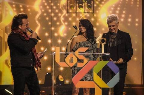 MADRID SPAIN NOVEMBER 10 Bono Penelope Cruz and Adam Clayton attend the 40 Music Awards press room at WiZink Center on November 10 2017 in Madrid Spain Copyright: xJimmyxOlsen MediaxPunchx