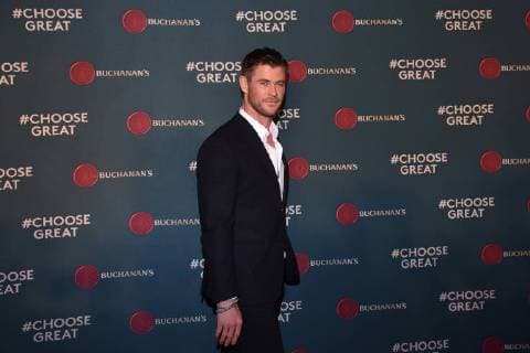 November 11, 2017 - Mexico City, Mexico, Mexico - Actor Chris Hemsworth attends at red carpet to promote the Buchanan s Whiskey at Foto Museo Cuatro Caminos on November 12, 2017 in Mexico City, Mexico Mexico City Mexico  - ZUMAn230 20171111_zaa_n230_714 Copyright: xCarlosxTischlerx