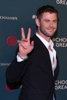 November 11, 2017 - Mexico City, Mexico, Mexico - Actor Chris Hemsworth attends at red carpet to promote the Buchanan s Whiskey at Foto Museo Cuatro Caminos on November 12, 2017 in Mexico City, Mexico Mexico City Mexico  - ZUMAn230 20171111_zaa_n230_721 Copyright: xCarlosxTischlerx