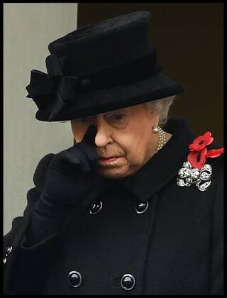 . 12 11 2017. London, United Kingdom. HM The Queen Elizabeth II- Remembrance Sunday. HM The Queen Elizabeth II joined by The Duke of Edinburgh, Prince Charles, The Duchess of Cornwall, The Duke and Duchess of Cambridge and Prince Harry attend Remembrance Sunday at the Cenotaph, London.  xAndrewxParsonsx xi-Imagesx IIM-16363-0023