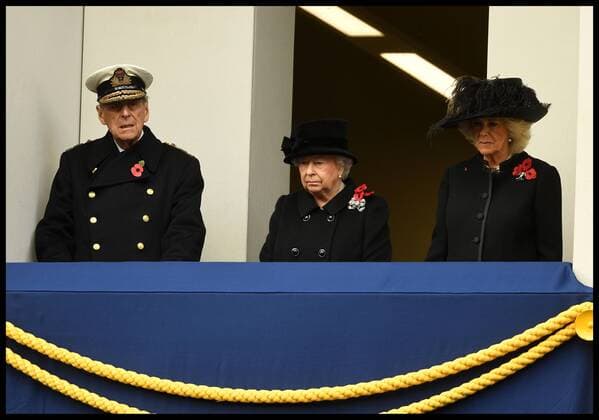 . 12 11 2017. London, United Kingdom. HM The Queen Elizabeth II- Remembrance Sunday. HM The Queen Elizabeth II joined by The Duke of Edinburgh, Prince Charles, The Duchess of Cornwall, The Duke and Duchess of Cambridge and Prince Harry attend Remembrance Sunday at the Cenotaph, London.  xAndrewxParsonsx xi-Imagesx IIM-16363-0056
