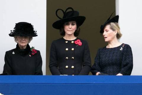 . 12 11 2017. London, United Kingdom. Remembrance Service At The Cenotaph. Pictured: Catherine Duchess of Cambridge and Sophie Countess of Wessex. Members of Royal Family, senior politicians, including the British Prime Minister and representatives from the armed forces attend the annual Remembrance Sunday Service at the Cenotaph on Whitehall to pay tribute to those who have suffered or died at war.  xDinendraxHariax xi-Imagesx IIM-16365-0030