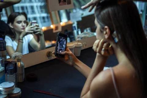 November 12, 2017 - EUM20171112ESP11.JPG.CIUDAD DE MEXICO Fashion WeekSemana Moda-Mercedes Benz.- Aspectos backstage de Mercedes Benz Fashion Week con la coleccion de primavera de Francisco Cancino, director creativo de Yakampot Foto: Agencia EL UNIVERSALCamila MataMAVC  - ZUMAu78_ 20171112_zaf_u78_034 Copyright: xElxUniversalx