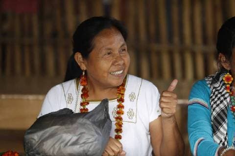 Bilder des Tages November 12, 2017 - EUM20171112POL01.JPG.AMATLÃN DE LOS REYES, Ver., Elections Elecciones-Candidata.- Maria de Jesus Patricio Martinez, Marichuy , aspirante a candidata presidencial para las elecciones de 2018, realiza una gira en la comunidad de Amatlan de los Reyes, Veracruz, este 12 de noviembre de 2017. Foto: Agencia EL UNIVERSAL AFBV  - ZUMAu78_ 20171112_zaf_u78_046 Copyright: xLuisxCortesx