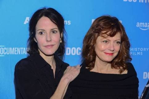 NEW YORK NY NOVEMBER 12 Mary Louise Parker L and Susan Sarandon attend Soufra premiere during 2017 DOC NYC Festival at SVA Theater on November 12 2017 in New York City Copyright: xRaymondxHagansx