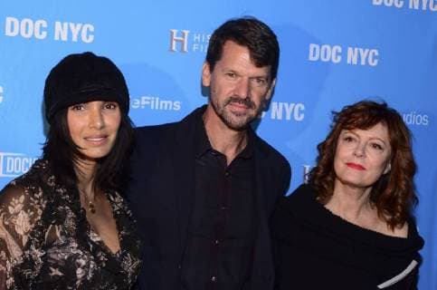 NEW YORK NY NOVEMBER 12 L R Padma Lakshmi Thomas Morgan and Susan Sarandon attend Soufra premiere during 2017 DOC NYC Festival at SVA Theater on November 12 2017 in New York City Copyright: xRaymondxHagansx