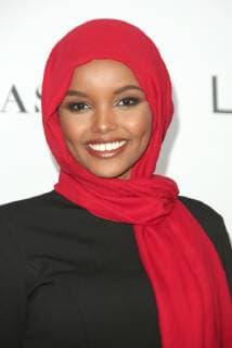 November 13, 2017 - New York, N.Y, USA - HALIMA ADEN attends the Glamour 2017 Women of the Year Awards..Kings Theater .Brooklyn, NYNYC.November 13, 2017.Photos by , Globe Photos Inc. New York USA - ZUMAms4_ 20171113_zaa_ms4_087 Copyright: xSoniaxMoskowitzx