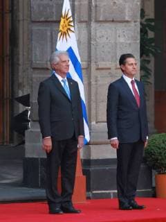 Mexican President Enrique Pena Nieto (R) welcomes his Uruguayan counterpart Tabare Vazquez at the National Palace in Mexico City, Mexico, 14 November 2017. Vazquez is in Mexico with the aim to extend the Free Trade Agreement between both countries. Uruguayan President Tabare Vazquez visits Mexico !ACHTUNG: NUR REDAKTIONELLE NUTZUNG!  Copyright: xMarioxGuzmánx MEX002 20171114-636462899661024716