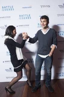 Thomas Sotto et Stephanie Tortorici redactrice de Tennis Magazine CELEBRITES Avant Premiere Battle of the Sexes Paris 14 11 2017 JBAutissier Panoramic 