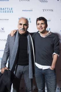 Mansour Bahrami et Thomas Sotto CELEBRITES Avant Premiere Battle of the Sexes Paris 14 11 2017 JBAutissier Panoramic 