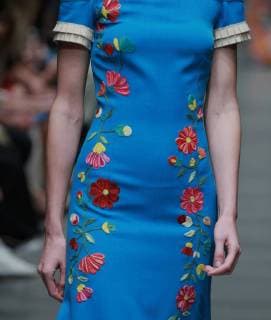 A model presents creations of the Mexican brand Lydia Lavin of the collection Spring Summer 2018, during Mexico s Fashion Week, held from 12 to 17 November 2017, in Mexico City, Mexico, 14 November 2017. Mexico s Fashion Week !ACHTUNG: NUR REDAKTIONELLE NUTZUNG!  Copyright: xMarioxGuzmánx MEX40 20171115-636463227015103172