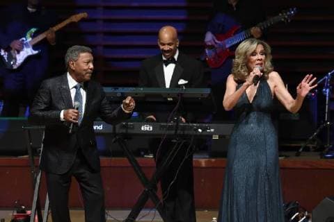 November 14, 2017 - Philadelphia, Pennsylvania, U.S - R&B legends, MARILYN MCCOO, and BILLY DAVIS JR., with keyboardist, BILL JOLLY, performing at the Marian Anderson Award Gala held at the Kimmel Center in Philadelphia PA The Marian Anderson Award was created to honor and celebrate world-renowned artists for their artistic work and talents, as well as their philanthropic contributions to society. It is named in memory of culture-changing vocalist and distinguished Philadelphian, Marian Anderson. Philadelphia U.S. - ZUMArf1_ 20171114_zaf_rf1_008 Copyright: xRickyxFitchettx