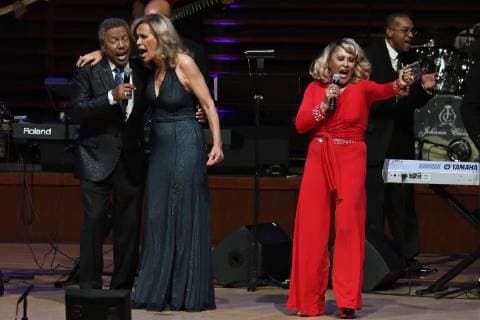 November 14, 2017 - Philadelphia, Pennsylvania, U.S - R&B legends, MARILYN MCCOO, and BILLY DAVIS JR., performing with DARLENE LOVE, at the Marian Anderson Award Gala held at the Kimmel Center in Philadelphia PA The Marian Anderson Award was created to honor and celebrate world-renowned artists for their artistic work and talents, as well as their philanthropic contributions to society. It is named in memory of culture-changing vocalist and distinguished Philadelphian, Marian Anderson. Philadelphia U.S. - ZUMArf1_ 20171114_zaf_rf1_021 Copyright: xRickyxFitchettx
