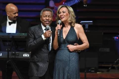 November 14, 2017 - Philadelphia, Pennsylvania, U.S - R&B legends, MARILYN MCCOO, and BILLY DAVIS JR., with keyboardist, BILL JOLLY, performing at the Marian Anderson Award Gala held at the Kimmel Center in Philadelphia PA The Marian Anderson Award was created to honor and celebrate world-renowned artists for their artistic work and talents, as well as their philanthropic contributions to society. It is named in memory of culture-changing vocalist and distinguished Philadelphian, Marian Anderson. Philadelphia U.S. - ZUMArf1_ 20171114_zaf_rf1_011 Copyright: xRickyxFitchettx