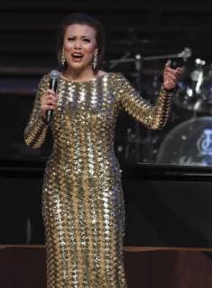 November 14, 2017 - Philadelphia, Pennsylvania, U.S - Soprano, ALYSON CAMBRIDGE, performing at the Marian Anderson Award Gala held at the Kimmel Center in Philadelphia PA The Marian Anderson Award was created to honor and celebrate world-renowned artists for their artistic work and talents, as well as their philanthropic contributions to society. It is named in memory of culture-changing vocalist and distinguished Philadelphian, Marian Anderson. Philadelphia U.S. - ZUMArf1_ 20171114_zaf_rf1_025 Copyright: xRickyxFitchettx