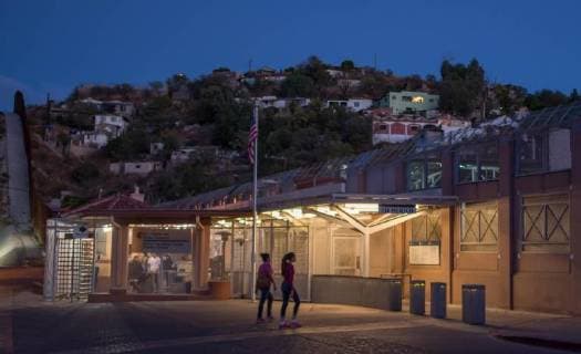 Grenze zwischen den USA und Mexiko in Nogales, Arizona November 14, 2017 - Border Station at the US -Mexico border in the city of Nogales, Arizona - ZUMAm156 20171114_zap_m156_011 Copyright: xDimitriosxManisx