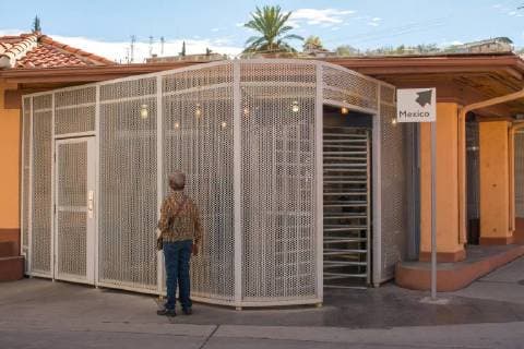 Grenze zwischen den USA und Mexiko in Nogales, Arizona November 14, 2017 - Border Station at the US -Mexico border in the city of Nogales, Arizona - ZUMAm156 20171114_zap_m156_013 Copyright: xDimitriosxManisx