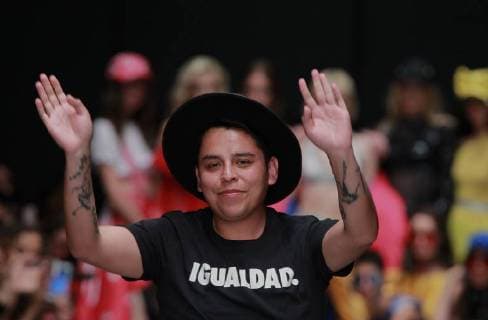 Mexican designer Ivan Avalos greets during the Mexico Fashion Week in Mexico City, Mexico, 15 November 2017. The event takes place between the 12 and 17 November. Mexico Fashion Week !ACHTUNG: NUR REDAKTIONELLE NUTZUNG!  Copyright: xMarioxGuzmánx MEX007 20171116-636464087072023537