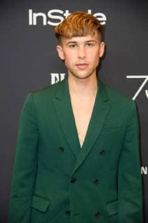 November 15, 2017 - West Hollywood, California, U.S. - TOMMY DORFMAN arrives at the s and InStyle s Celebration of the 2018 Golden Globe Awards Season and the Unveiling of the Golden Globe Ambassador. West Hollywood U.S. - ZUMAz03_ 20171115_shd_z03_206 Copyright: xHFPAx