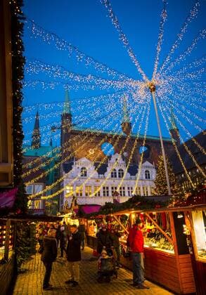 Luebeck Christmas market Sales booths and Stalls Stand at 26 11 2014 on the Luebeck Christmas market on the City Hall market in Luebeck Luebeck Schleswig Holstein Germany