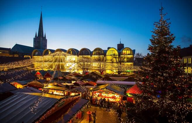 Luebeck Christmas market Sales booths and Stalls Stand at 26 11 2014 on the Luebeck Christmas market on the City Hall market in Luebeck Luebeck Schleswig Holstein Germany