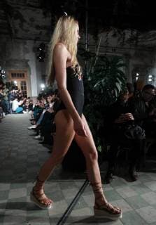 A model presents creations of Brazilian brand Zingara during the Mexico Fashion Week in Mexico City, Mexico, 16 November 2017. The event takes place between the 12 and 17 November. Mexico s Fashion Week !ACHTUNG: NUR REDAKTIONELLE NUTZUNG!  Copyright: xMarioxGuzmánx MEX007 20171117-636464950533726409