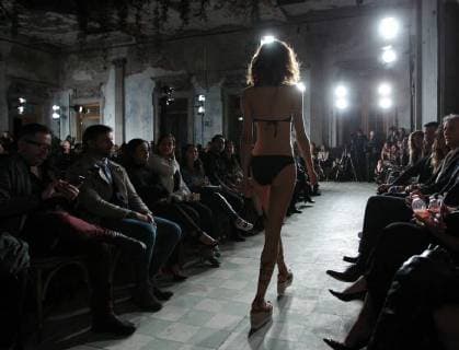 A model presents creations of Brazilian brand Zingara during the Mexico Fashion Week in Mexico City, Mexico, 16 November 2017. The event takes place between the 12 and 17 November. Mexico s Fashion Week !ACHTUNG: NUR REDAKTIONELLE NUTZUNG!  Copyright: xMarioxGuzmánx MEX007 20171117-636464950549482409