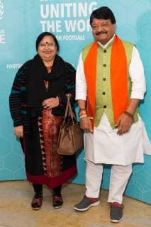 November 17, 2017 - London, London, UK - London, UK. ASHA VIJAYVARGIYA and KALIASH VIJAYVARIYA attend the Football For Peace Inaugural Ball held at Guildhall. London UK  - ZUMAl94_ 20171117_zaf_l94_054 Copyright: xRayxTangx