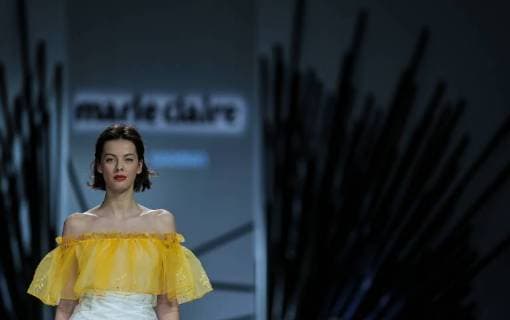 November 17, 2017 - Budapest, Hungary - Model presents a creation by Hungarian designer Nora Sarman as part of Marie Claire Fashion Days 2017 on Nov 17, 2017 at VoÂ¡rkert BazoÂ¡r in Budapest, Hungary. Budapest Hungary  - ZUMAn230 20171117_zaa_n230_543 Copyright: xRobertxSzaniszlox