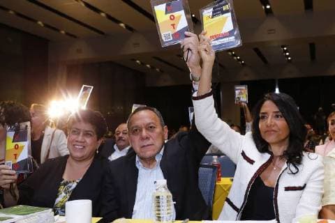 November 18 2017 EUM20171118POL06 JPG CIUDAD DE MEXICO Politics Politica PRD Jesus Zambrano Alejandra Barrales y otros en el Decimo Primer Pleno Extraordinario del IX Consejo Nacional del PRD Foto Agencia EL UNIVERSAL Berenice Fregoso JMA  - ZUMAu78_ 20171118_zaf_u78_064 Copyright: xElxUniversalx
