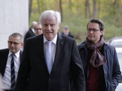 Horst Seehofer - Bayerischer Ministerpräsident und CSU-Chef, Deutschland, Berlin, Vertretung des Landes Baden-Württemberg beim Bund, Sondierungsgesprächen: CDU, CSU, FDP und Bündnis 90 Die Grünen,19.11.2017 *** Horst Seehofer Bavarian Prime Minister and CSU Boss Germany Berlin Representation the Country bath Wuerttemberg the Confederation Exploratory talks CDU CSU FDP and Alliance 90 the Greens 19 11 2017