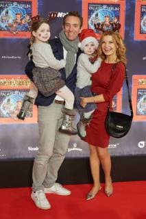 Peter Imhof with Woman Eva and Lilly and Luisa World premiere Germany greatest Children show Game with the Time in Frederick city Palace Berlin at 19 11 2017 World premiere Game with the Time