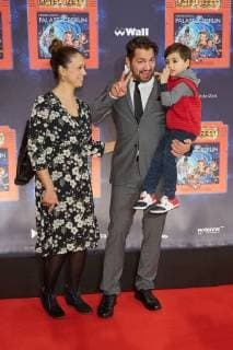Buelent Sharif with Woman Emy pregnant and Son Khan World premiere Germany greatest Children show Game with the Time in Frederick city Palace Berlin at 19 11 2017 World premiere Game with the Time