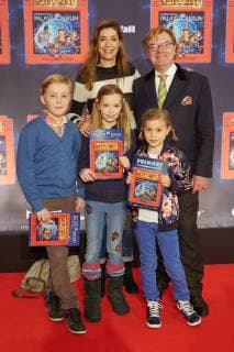 André Schmitz with Accompaniment World premiere Germany greatest Children show Game with the Time in Frederick city Palace Berlin at 19 11 2017 World premiere Game with the Time