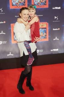 Tami Stronach U.S. Actress the infinite History with Daughter Maja World premiere Germany greatest Children show Game with the Time in Frederick city Palace Berlin at 19 11 2017 World premiere Game with the Time