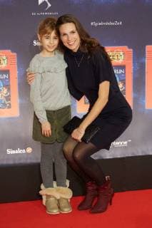 Katrin Wrobel with Daughter Louisa World premiere Germany greatest Children show Game with the Time in Frederick city Palace Berlin at 19 11 2017 World premiere Game with the Time