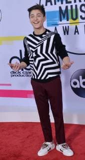 Asher Angel arrives for the annual American Music Awards held at Microsoft Theater in Los Angeles, on November 19, 2017.  LAP2017111964 JIMxRUYMEN