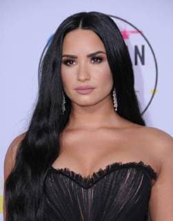 November 19, 2017 - Los Angeles, CA, U.S. - 19 November 2017 - Los Angeles, California - Demi Lovato. 2017 American Music Awards held at Microsoft Theater in Los Angeles. Photo Credit: AdMedia Los Angeles U.S. - ZUMAa123 20171119_zaa_a123_057 Copyright: xBirdiexThompsonx