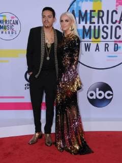 November 19, 2017 - Los Angeles, CA, U.S. - 19 November 2017 - Los Angeles, California - Evan Ross, Ashlee Simpson. 2017 American Music Awards held at Microsoft Theater in Los Angeles. Photo Credit: AdMedia Los Angeles U.S. - ZUMAa123 20171119_zaa_a123_120 Copyright: xBirdiexThompsonx