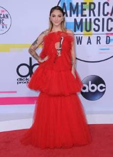 November 19, 2017 - Los Angeles, CA, U.S. - 19 November 2017 - Los Angeles, California - Julia Michaels. 2017 American Music Awards held at Microsoft Theater in Los Angeles. Photo Credit: AdMedia Los Angeles U.S. - ZUMAa123 20171119_zaa_a123_134 Copyright: xBirdiexThompsonx